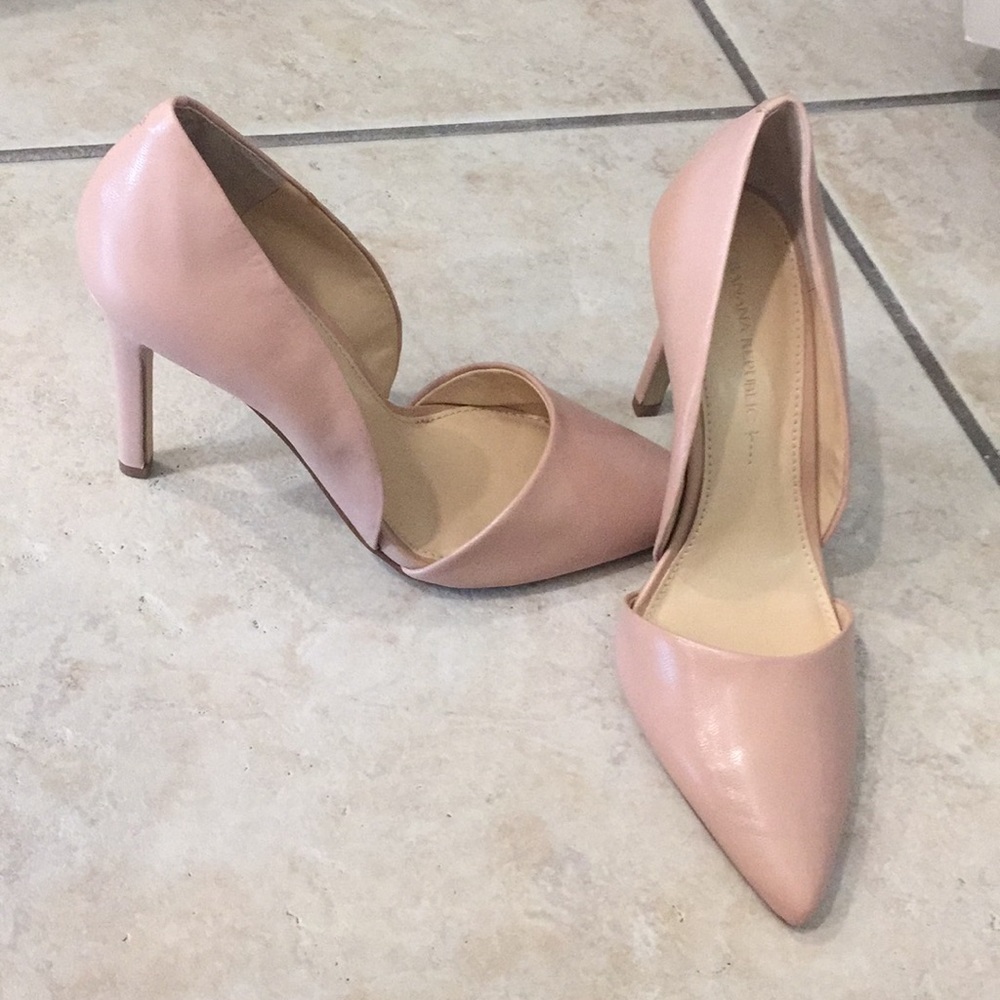 Blush pumps. Beautiful, mint condition. Leather.